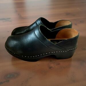Scandic Handcrafted Black Leather Clogs